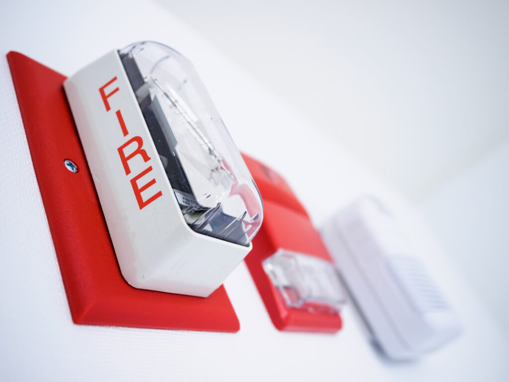 Fire alarm strobe and horn notification device